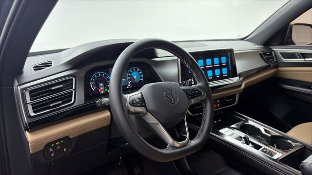 Used 2024 Volkswagen Atlas Cross Sport SE FWD image 23