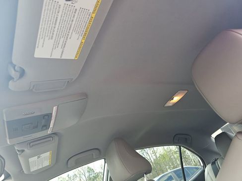 Used 2020 Toyota Camry SE FWD image 21