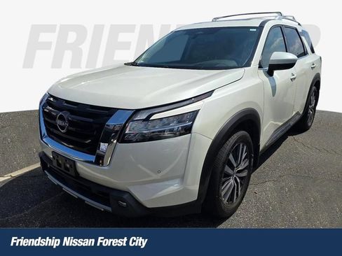 Used 2022 Nissan Pathfinder Platinum w/ Cargo Package AWD/4WD image 1