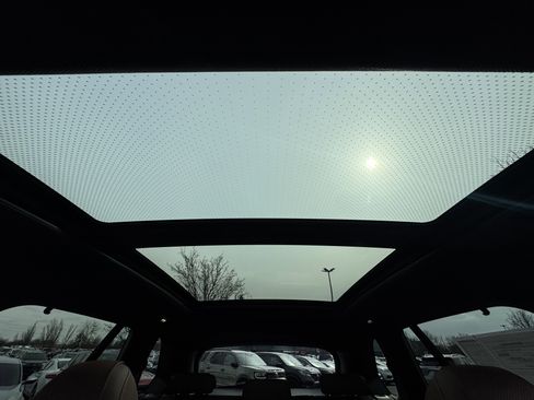 Used 2023 BMW X5 xDrive45e w/ Executive Package image 2