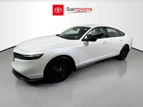 Used 2025 Honda Accord SE image 9