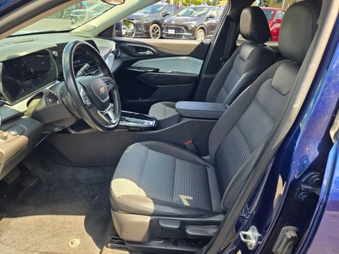Used 2024 Chevrolet Trax LT w/ Driver Confidence Package FWD image 19