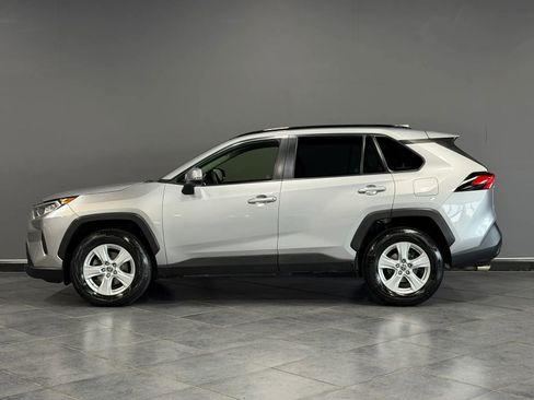 Used 2019 Toyota RAV4 XLE w/ All Weather Liner Package AWD/4WD image 8
