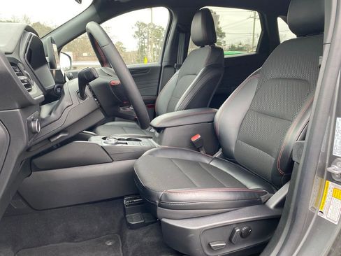 Used 2025 Ford Escape ST-Line image 10