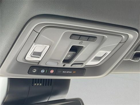 Used 2025 Chevrolet Silverado 1500 LTZ image 21