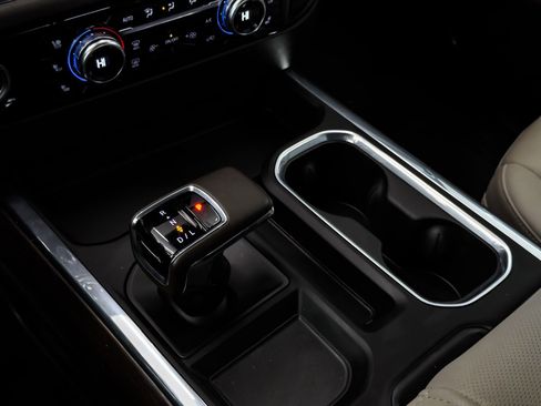 Used 2024 GMC Sierra 1500 SLT w/ SLT Convenience Package image 50