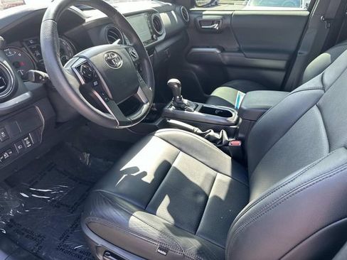 Used 2023 Toyota Tacoma TRD Off-Road w/ Technology Package image 21