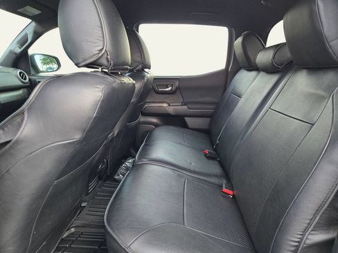 Used 2021 Toyota Tacoma TRD Sport RWD image 13