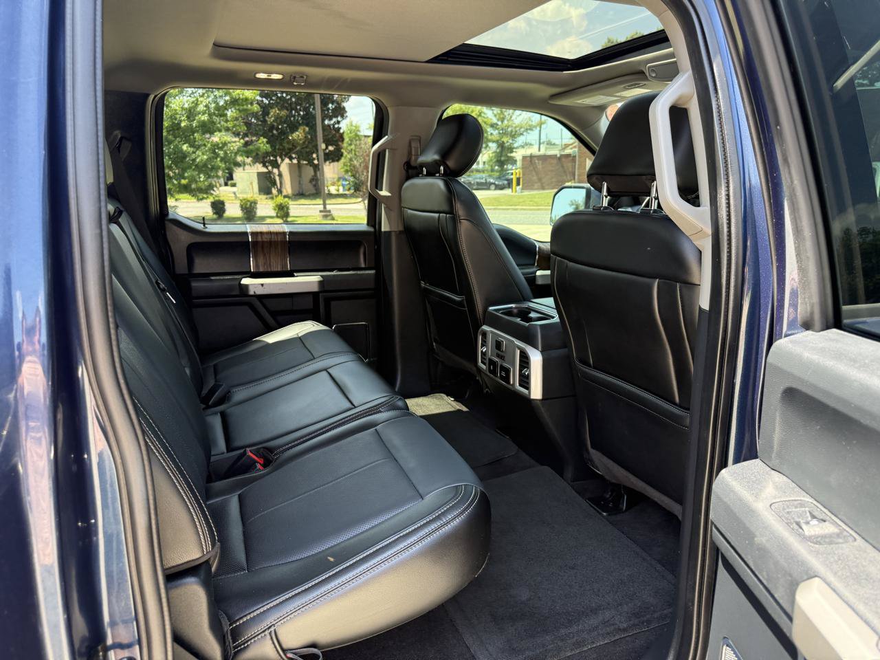 Used 2020 Ford F150 Lariat w/ Equipment Group 502A Luxury AWD/4WD image 29