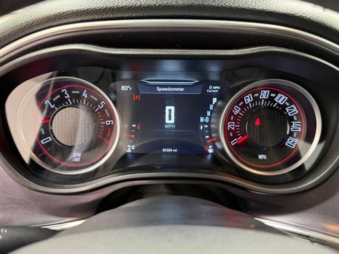 Used 2016 Dodge Challenger SXT RWD image 29