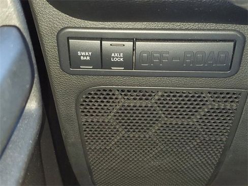 Used 2015 Jeep Wrangler Unlimited Rubicon w/ Connectivity Group image 7
