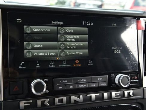 Used 2025 Nissan Frontier SV w/ SV Convenience Package RWD image 15