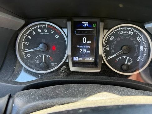 Used 2023 Toyota Tacoma SR5 AWD/4WD image 18