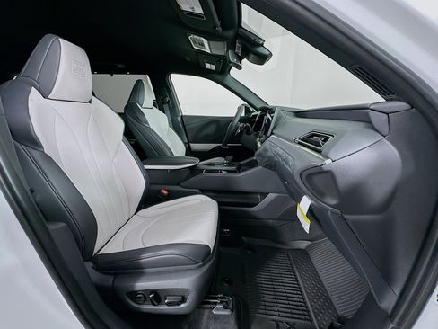 New 2026 Lexus TX 500h AWD image 32