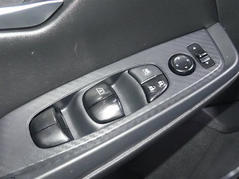 Used 2020 Nissan Sentra SV image 20