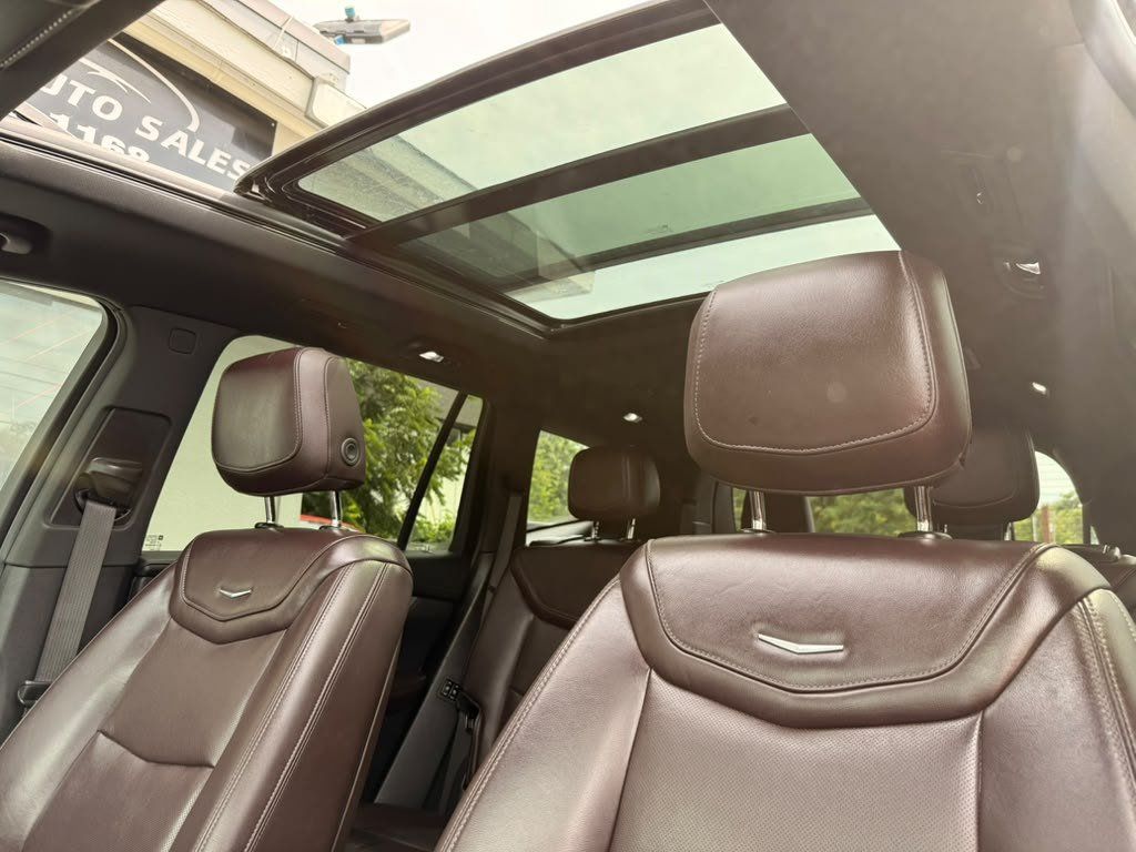 Used 2022 Cadillac XT6 Premium Luxury AWD/4WD image 26