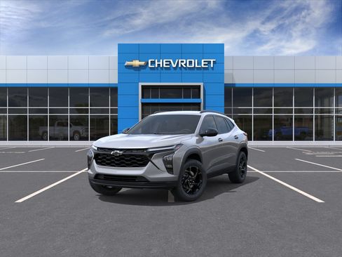New 2026 Chevrolet Trax LT w/ Midnight Edition FWD image 8