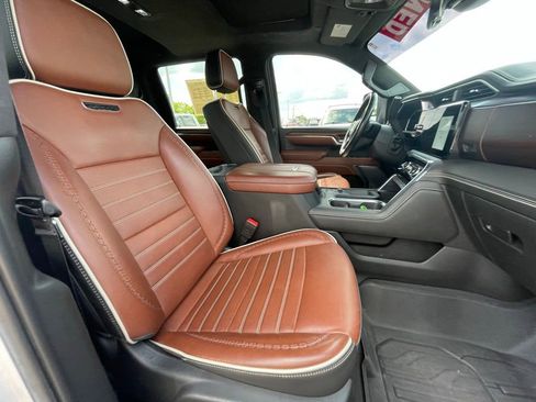 Used 2024 GMC Sierra 2500 Denali Ultimate w/ Max Trailering Package AWD/4WD image 28