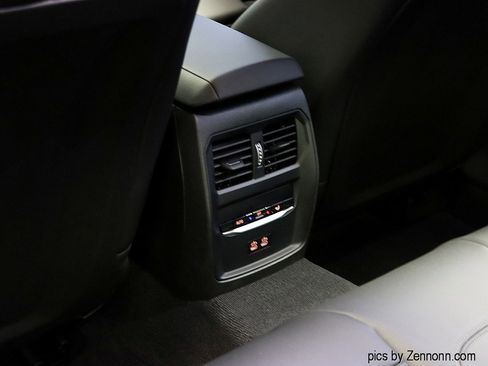 Certified 2025 BMW 330i xDrive Sedan image 14