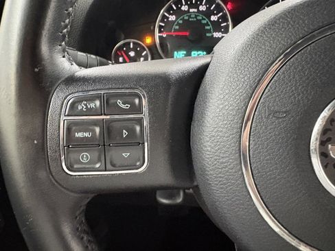 Used 2017 Jeep Wrangler Unlimited Rubicon w/ Connectivity Group AWD/4WD image 27