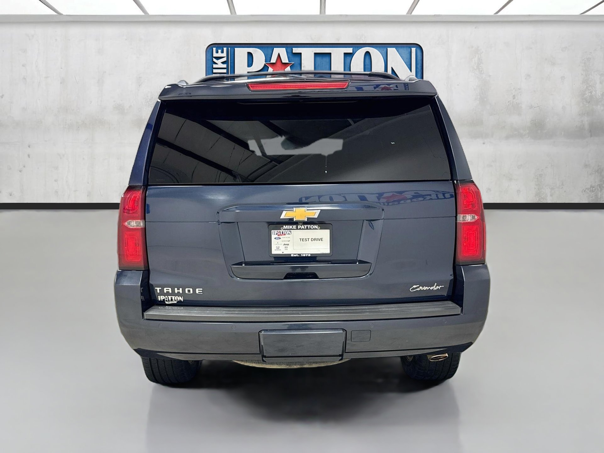 Used 2017 Chevrolet Tahoe LT w/ LT Signature Package RWD image 6