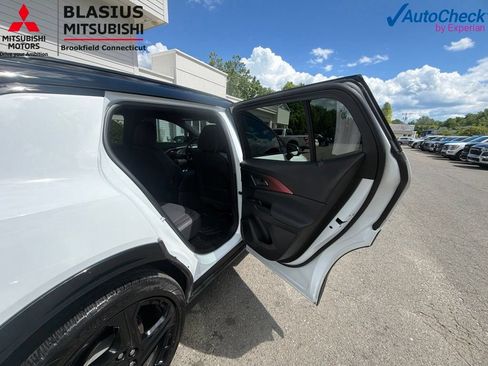 Used 2024 Chevrolet Equinox EV RS FWD image 34