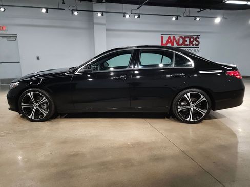 Used 2025 Mercedes-Benz C 300 Sedan image 4