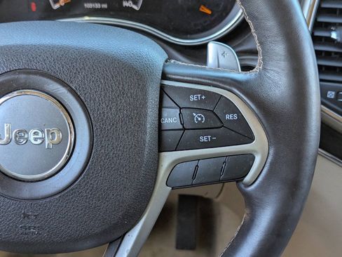 Used 2017 Jeep Grand Cherokee Overland AWD/4WD image 21