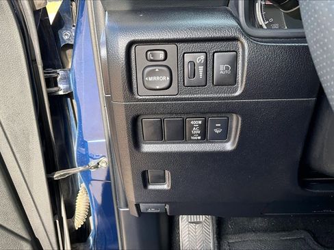 Used 2022 Toyota 4Runner TRD Off-Road image 32