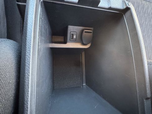 Used 2018 Nissan Rogue SV FWD image 29