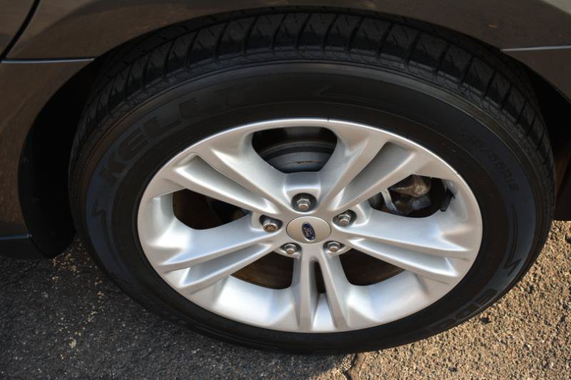 Used 2016 Ford Taurus SEL w/ Equipment Group 201A FWD image 26