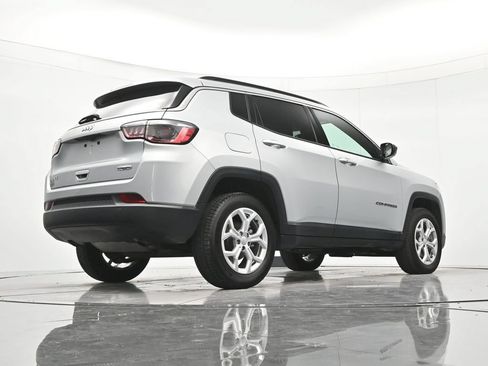 Used 2024 Jeep Compass Latitude AWD/4WD image 40