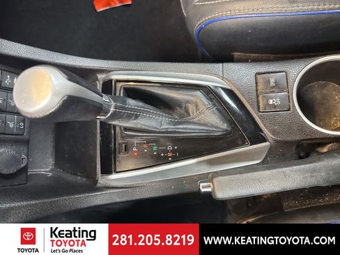 Used 2018 Toyota Corolla XSE image 16