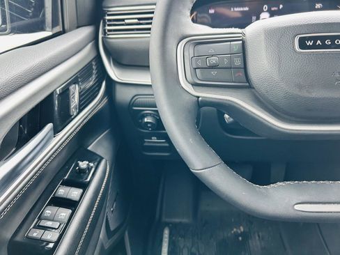 Used 2025 Jeep Wagoneer Series II image 18