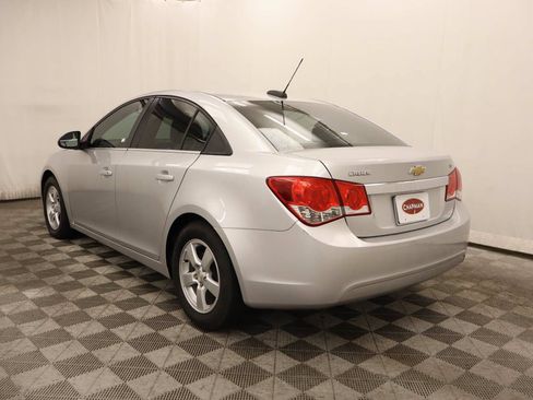 Used 2016 Chevrolet Cruze LT FWD image 3