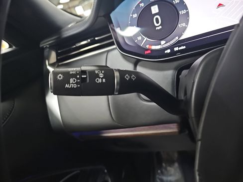 Used 2024 Land Rover Range Rover Long Wheelbase Autobiography image 28