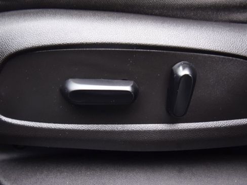 Used 2017 Chevrolet Cruze LT w/ Convenience Package image 21