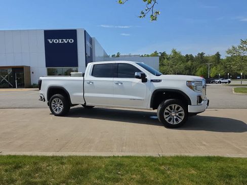 Used 2022 GMC Sierra 1500 Denali w/ Driver Alert Package II AWD/4WD image 2