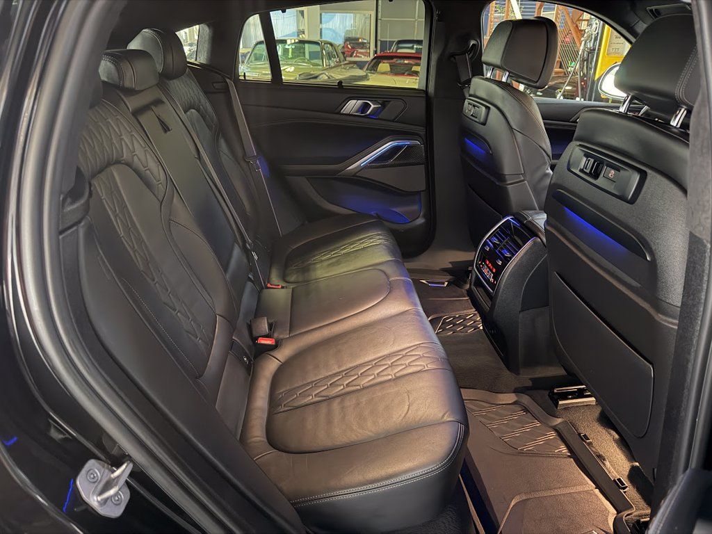 Used 2022 BMW X6 M50i AWD/4WD image 13