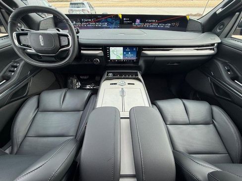 New 2026 Lincoln Navigator L Reserve w/ Jet Appearance Package AWD/4WD image 7