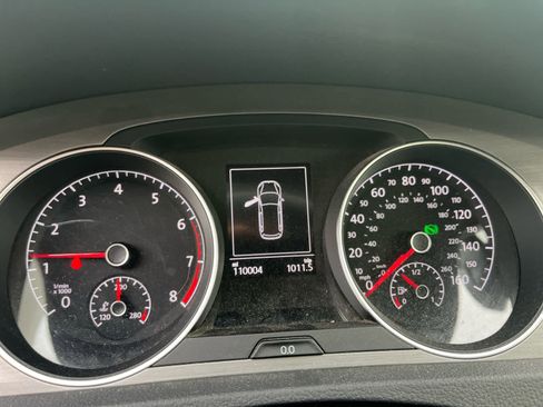 Used 2016 Volkswagen Golf SE image 11