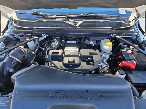 Used 2024 RAM 3500 Big Horn AWD/4WD image 32