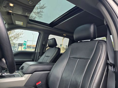 Used 2018 Ford F150 Lariat w/ Equipment Group 502A Luxury AWD/4WD image 10