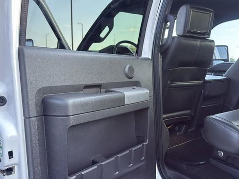 Used 2011 Ford F250 Lariat w/ Lariat Interior Pkg AWD/4WD image 23