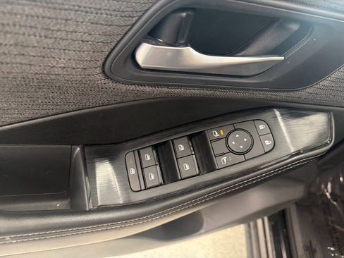 Used 2023 Nissan Rogue SV FWD image 11