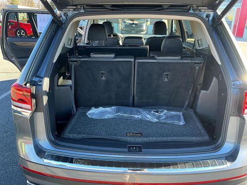 Used 2024 Volkswagen Atlas SE image 26