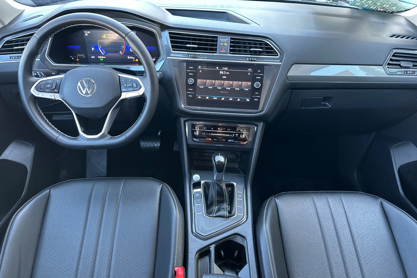 Used 2023 Volkswagen Tiguan SE FWD image 13