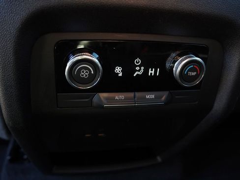 Certified 2025 Buick Enclave Preferred image 19