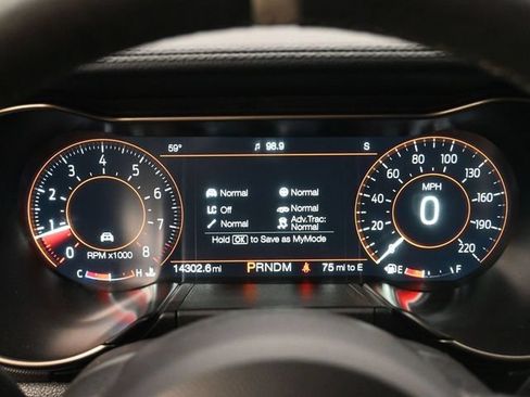 Used 2022 Ford Mustang Shelby GT500 w/ Technology Package RWD image 9