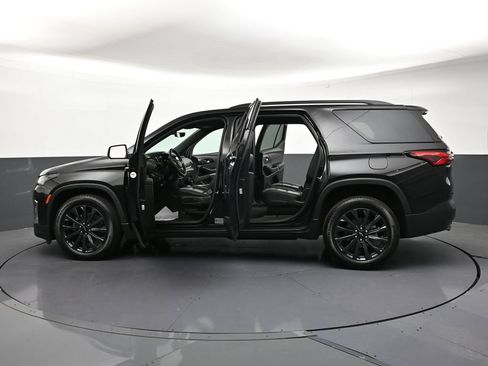 Used 2023 Chevrolet Traverse RS w/ LPO, Floor Liner Package AWD/4WD image 34